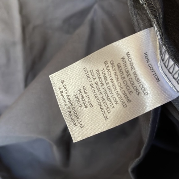 Junk Food The Beatles Sgt Peppers kid shirt - Picture 5 of 10